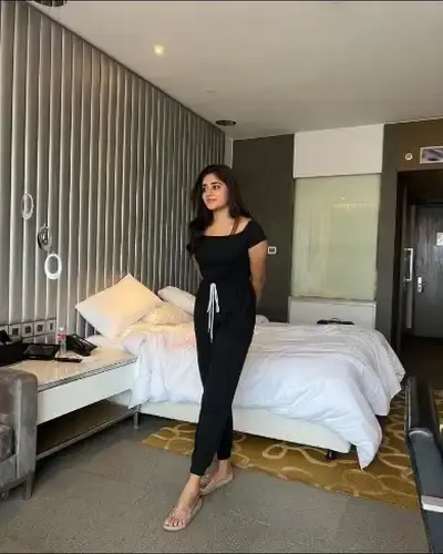Call Girls Service in Sirathu
